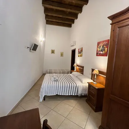Caralis Guest house