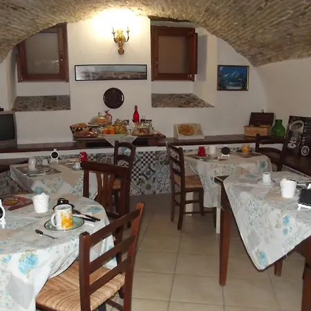 Pensión Caralis 3*