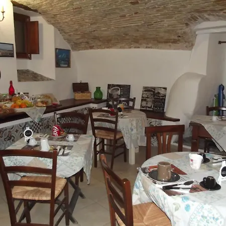 Caralis Gæstehus 3*